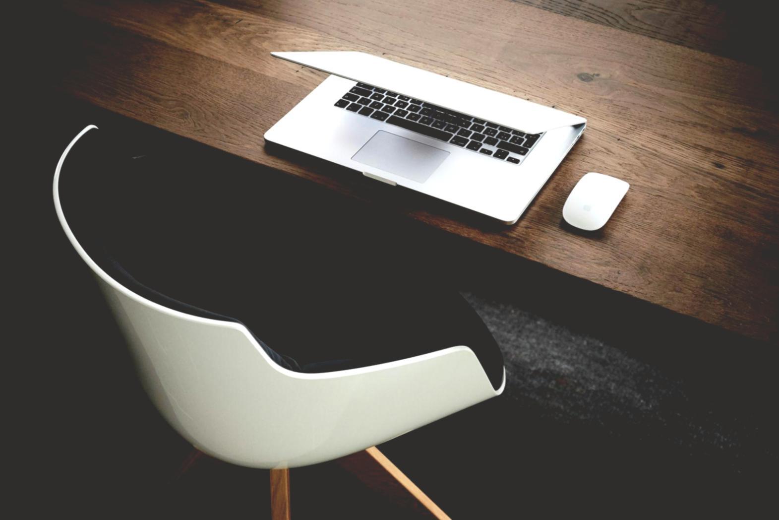 Planification financière familiale avec graphiques et objectifs d'épargne